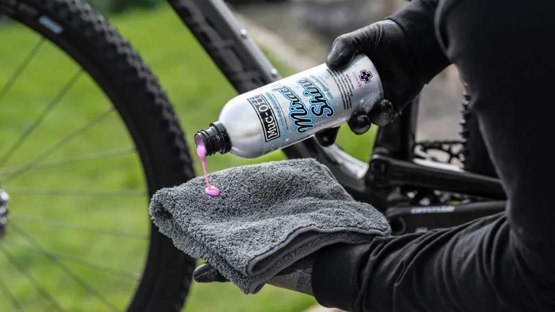 Muc-Off Miracle Shine Bodywork and Frame Polish 500ml-2